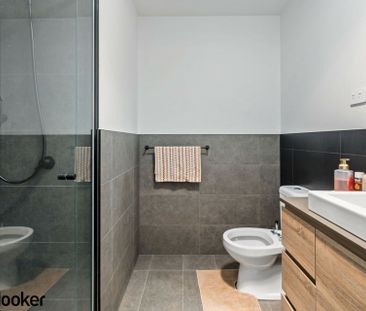 Partly Furnished Townhouse Living in Coombs - Photo 5