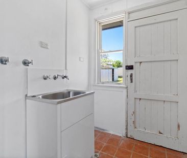 NEAT & TIDY HOME! - Photo 6