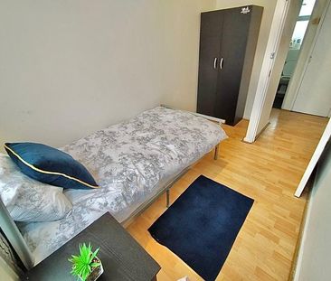 Room in a Shared House, Lubbock House, E14 - Photo 3