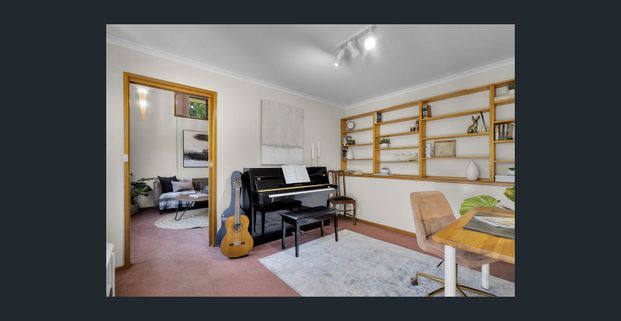 Spacious family home, Ideal location - Photo 1