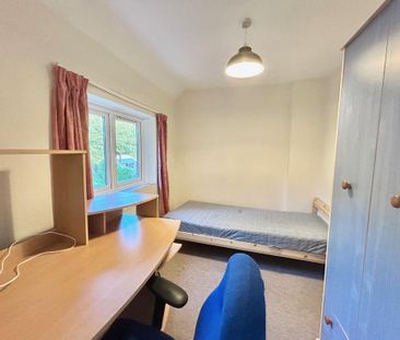 4 bedroom terraced house to rent - Photo 2