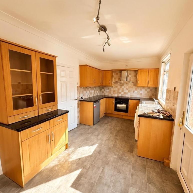 2 bedroom terraced house to rent - Photo 1