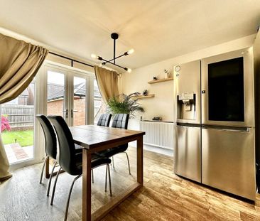 4 bedroom detached house to rent - Photo 2