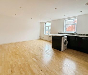 2 bedroom Flat To Let - Photo 6