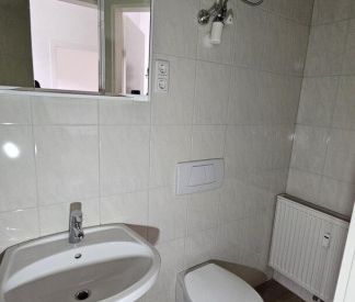 Frisch saniert 1-Zimmerwohnung mit Küche - Photo 4