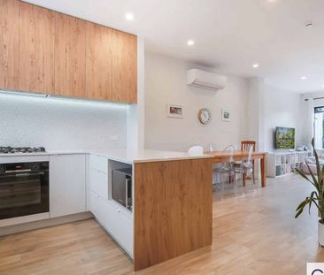 Stylish Three Bedroom Home in Glenfield - Photo 4