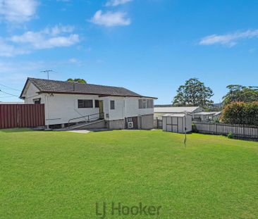 Spacious Family Home in Prime Location - Photo 4