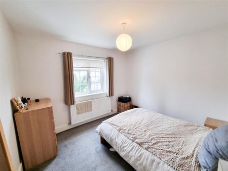 2 bedroom end of terrace house to rent - Photo 4