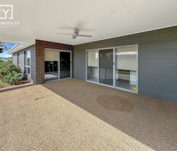 Contemporary Family Living In Kialla! - Photo 2