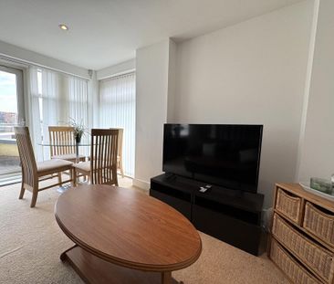 2 bedroom apartment to rent - Photo 3