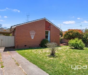 13 Clematis Avenue, Wendouree - Photo 6