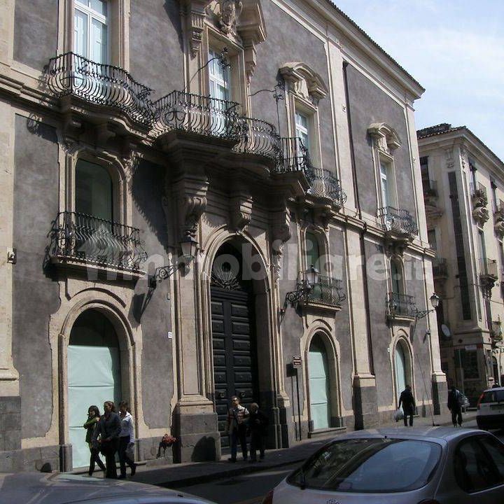 Bilocale via Vittorio Emanuele II 108, Centro Storico, Catania - Photo 1