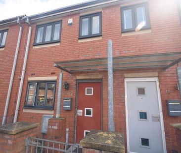 2 bedroom terraced house to rent - Photo 2