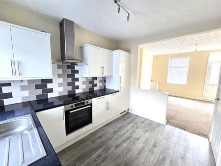 3 bed terraced house to rent in Mill Lane, Rotherham, S60 - Photo 5