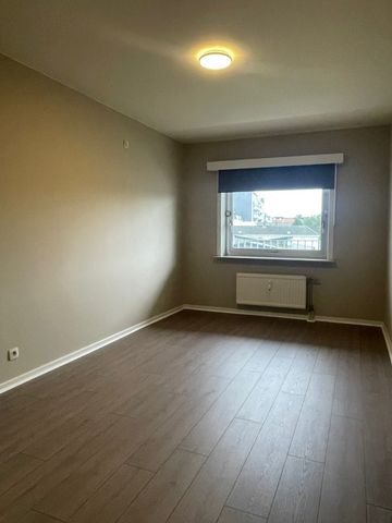 Appartement te huur in Harelbeke met 2 slaapkamers - Photo 2