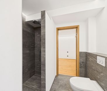 Newly renovated 2.5-room apartment with storage room and cellar, Degen - Photo 5