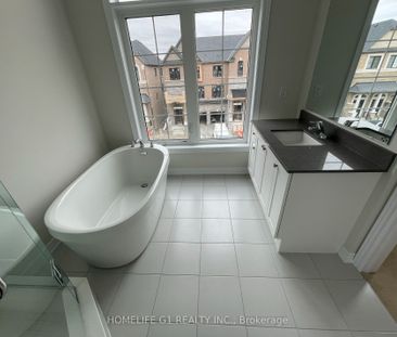 For Lease - 16 Morrison Crescent, Whitby, Ontario - Photo 4