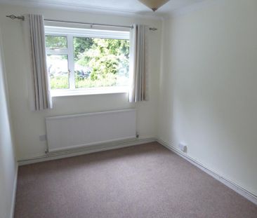 2 bedroom ground floor flat to rent - Photo 5