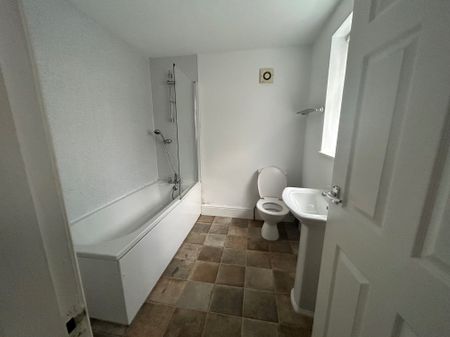 St Pauls Road, Wallasey - Photo 5