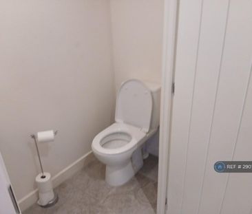 3 bedroom end of terrace house to rent - Photo 6