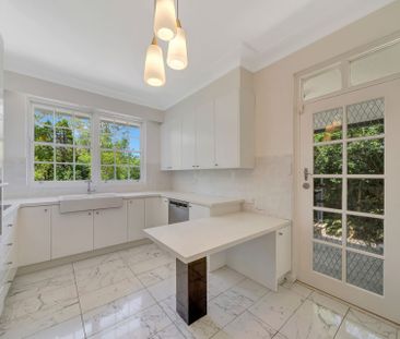 Spacious Family Home - Pool Maintenance Included - Photo 1