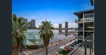 Recently renovated Podium Paradise in the Docklands! - Photo 2