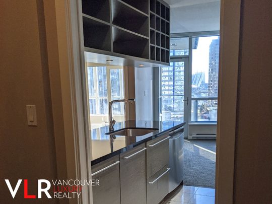 Condo in Downtown Vancouver, BC - Photo 1