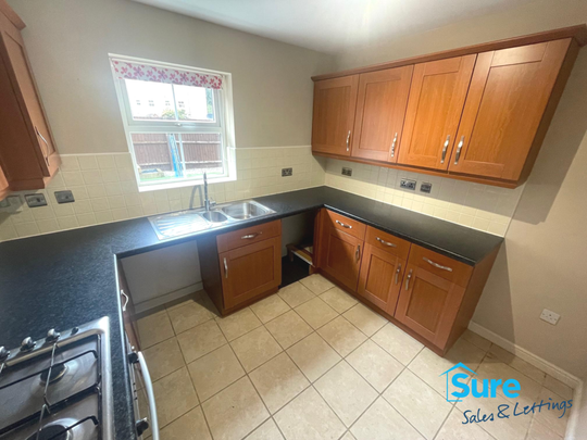 3 bedroom semi-detached house to rent - Photo 1