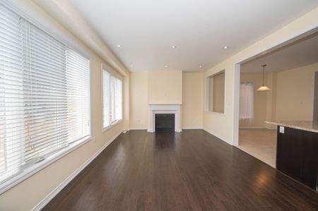 For Lease - 7782 Hackberry Trail, Niagara Falls, Ontario - Photo 2