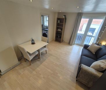 2 bedroom flat to rent - Photo 4