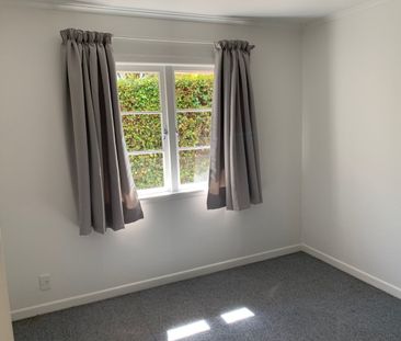 Classic three Bedroom family home - Photo 3