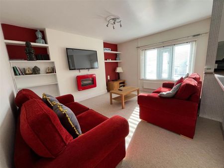 16b Market Place, Berkeley - Photo 2