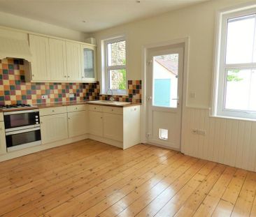 3 bedroom semi-detached house to rent - Photo 5