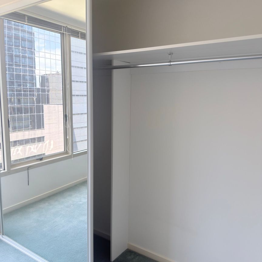 St Kilda Road - Photo 1