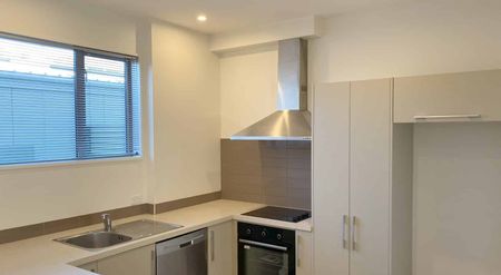 Modern Two Bedroom Unit in Convenient Location - Photo 4