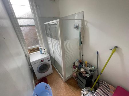 Flat 2 Woodhouse Cliff, Leeds, LS6 - Photo 2