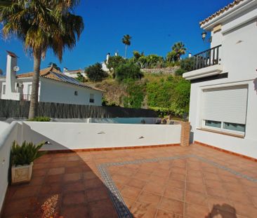 Chalet individual en urbanización de Alhaurín de la Torre – alh27jv2 - Photo 3