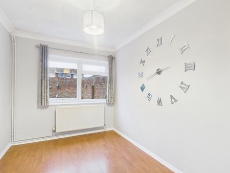 3 bedroom terraced house to rent - Photo 5