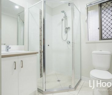 Modern 3 Bedroom Home Offering Family Lifestyle! - Photo 6