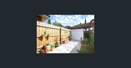 PERFECT LOCATION! - Photo 5