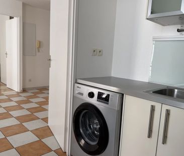 A LOUER - BEL APPARTEMENT T2 LUMINEUX AVEC EXTERIEUR & GARAGE - MAR... - Photo 6