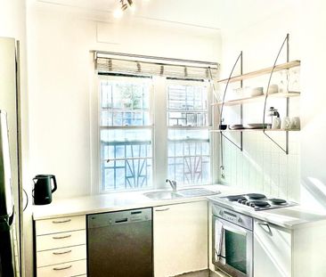 Quaint, Convenient, Chic - Photo 5