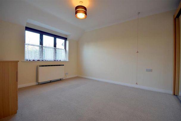2 bedroom retirement property to rent - Photo 1