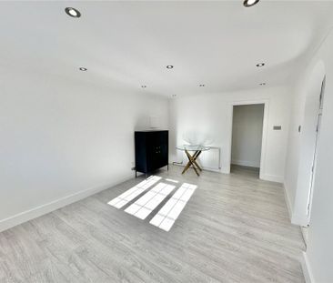 3 bedroom apartment to rent - Photo 2