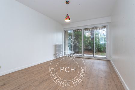 Rue des Charmes, - Photo 2