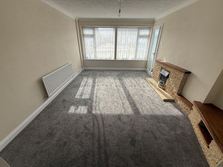 2 bedroom semi-detached bungalow to rent - Photo 2
