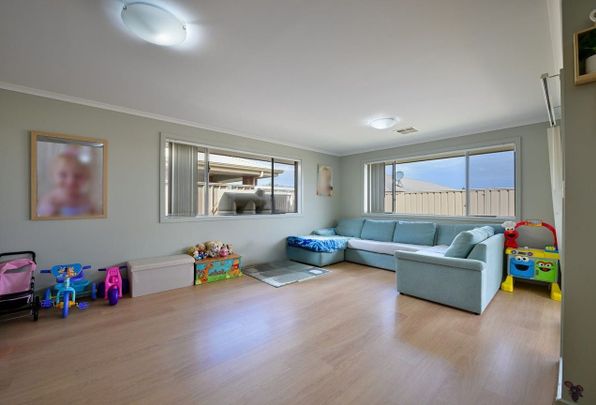 To register & apply for this property, please use this link: https://snug. com/ - Photo 1