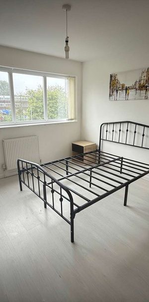 House share for Rent in Halton Lodge, Runcorn Handforth: Room 1 - Photo 1