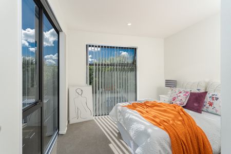 MANGERE BRIDGE, 3 BEDROOMS - Photo 5