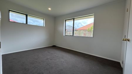 Newly renovated and Spacious Family Home - Photo 2